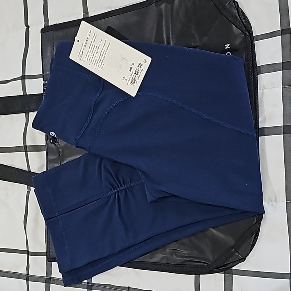 * NWT Lululemon Gather & Crow Crop II Size 2